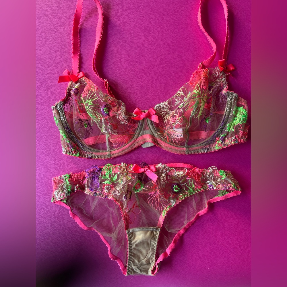 Agent Provocateur VINTAGE Zuri Neon Bra and Brief